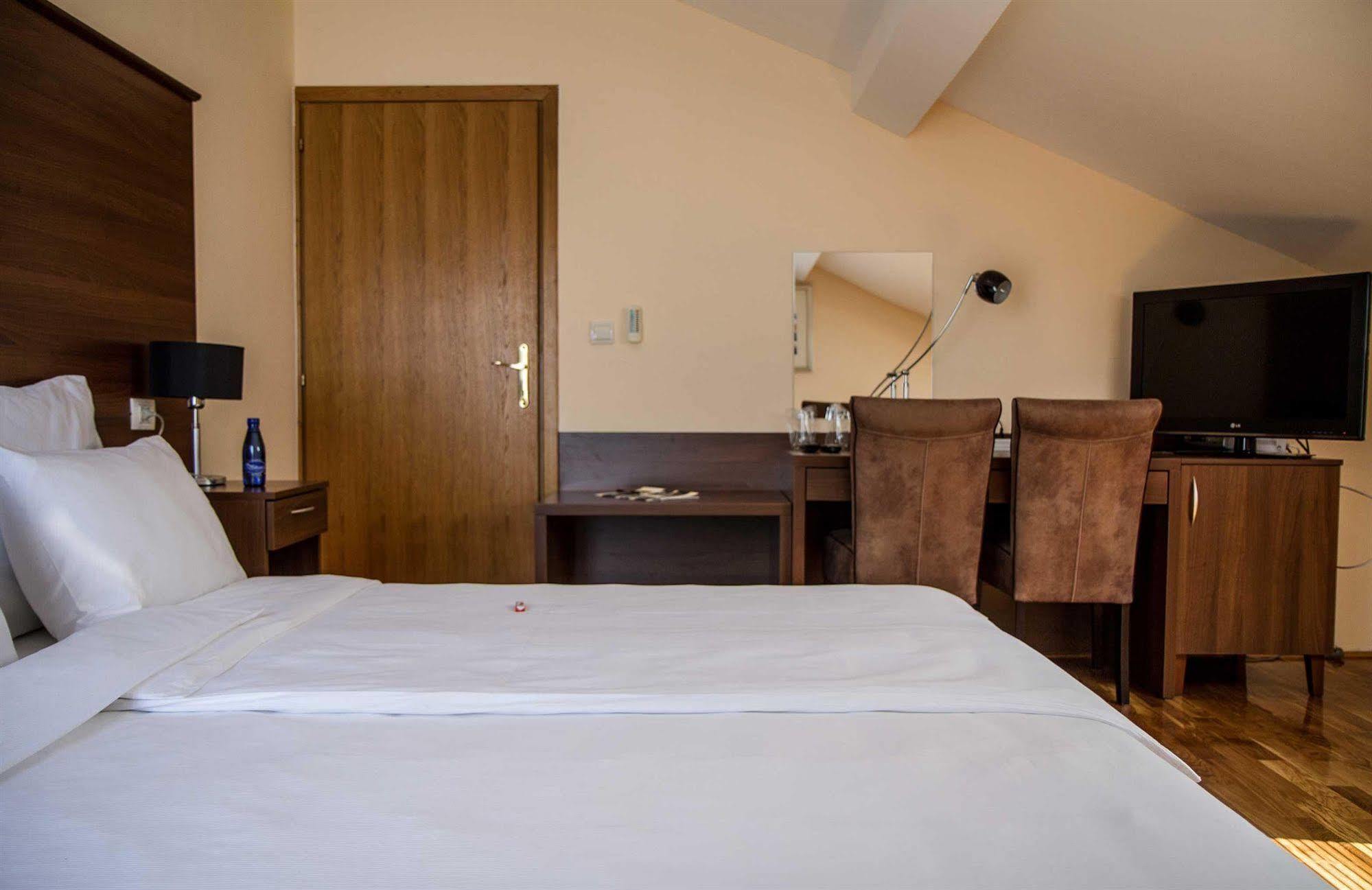 Hotel M