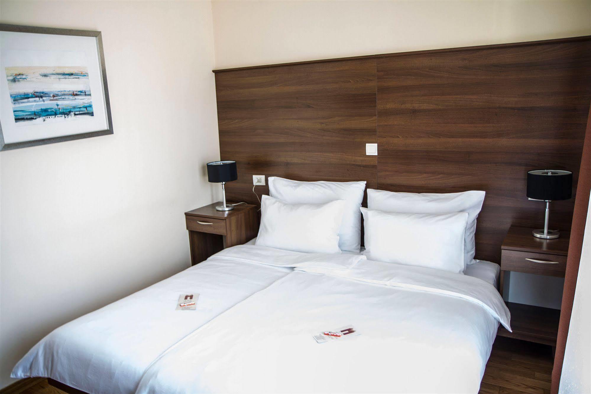 Hotel M 3*